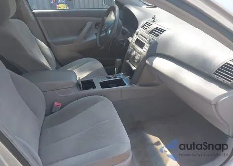 2011 Toyota Camry Le z USA, uszkodzony, nr VIN 4T1BF3EK6BU697376